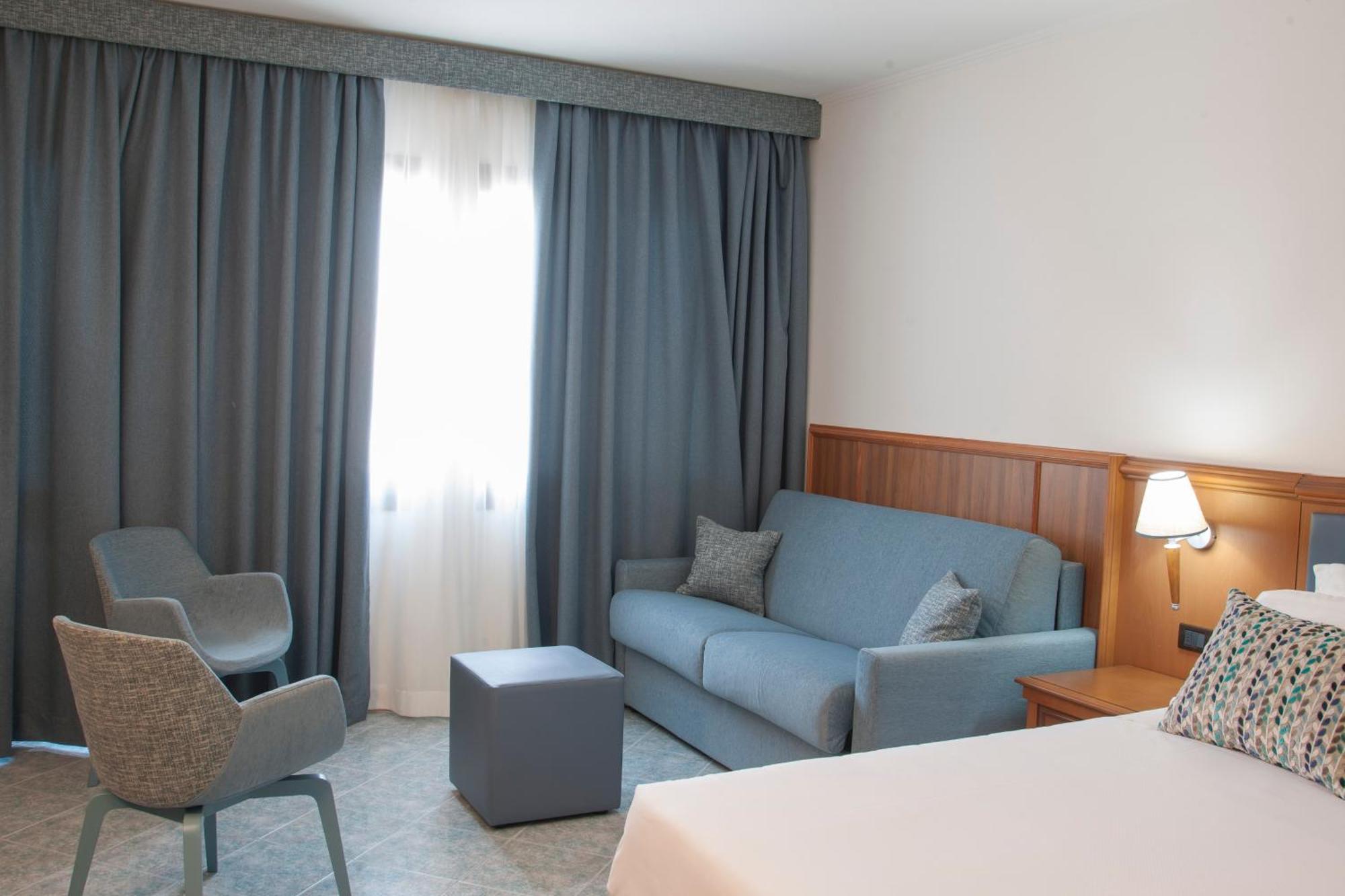 Hotel Centrale ساباوديا المظهر الخارجي الصورة