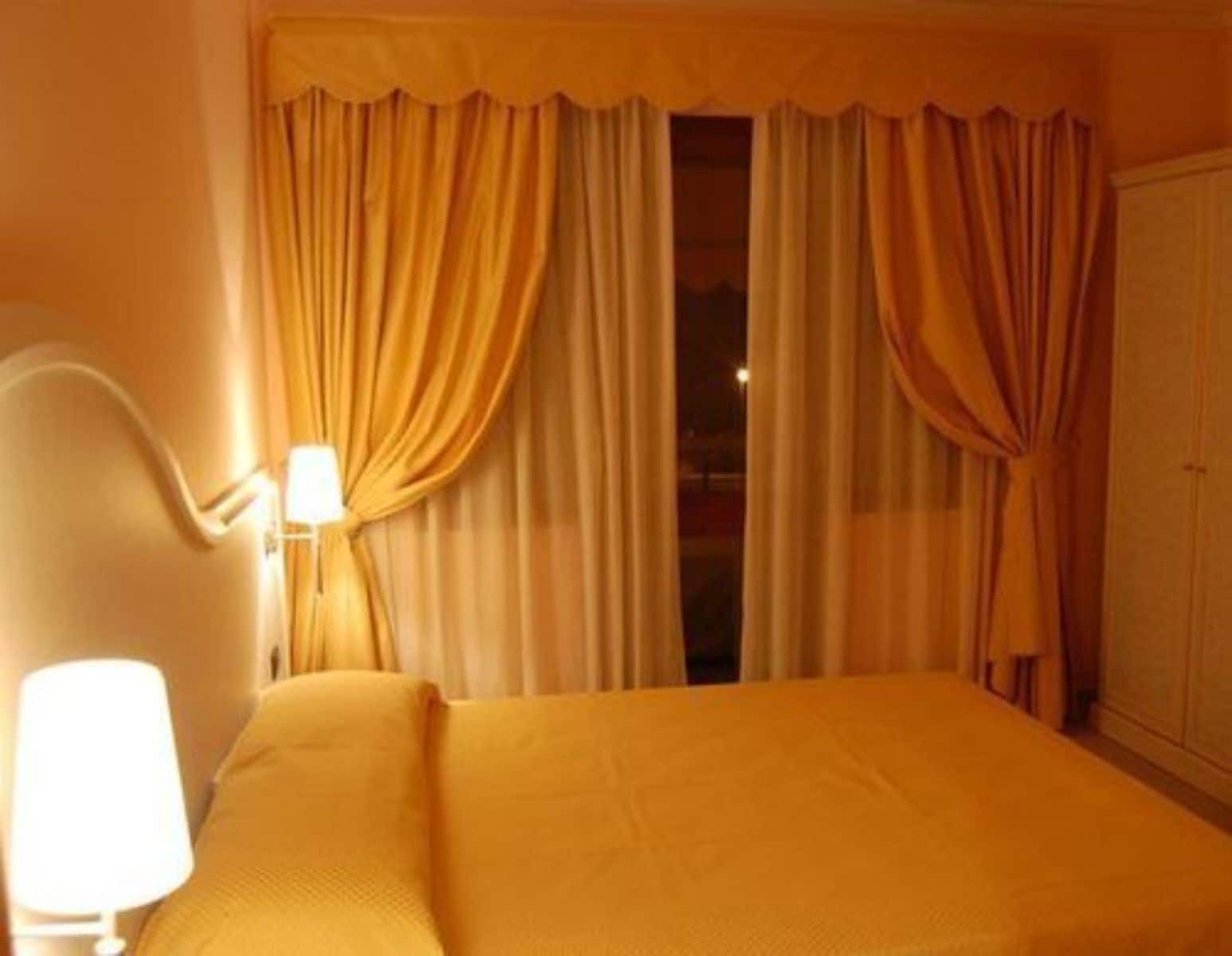 Hotel Centrale ساباوديا المظهر الخارجي الصورة