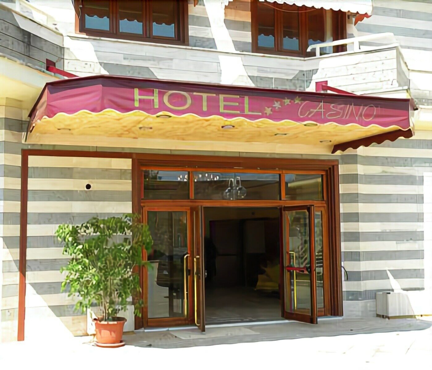 Hotel Centrale ساباوديا المظهر الخارجي الصورة
